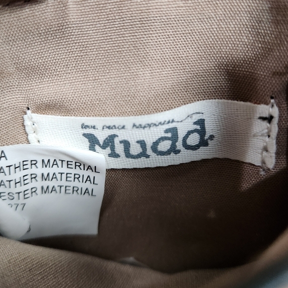 NWOT MUDD SOUTHWESTERN BOHEMIAN STUDDED FRINGED CROSSBODY BAG - Picture 5 of 8